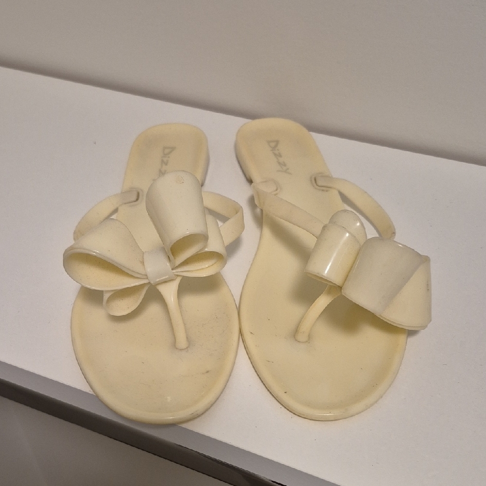 Dizzy Women's Cream Bow Sandals